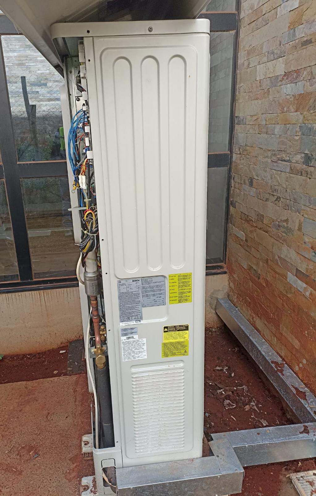 Residential Mini-VRF — Bosch VRF outdoor unit — private residence